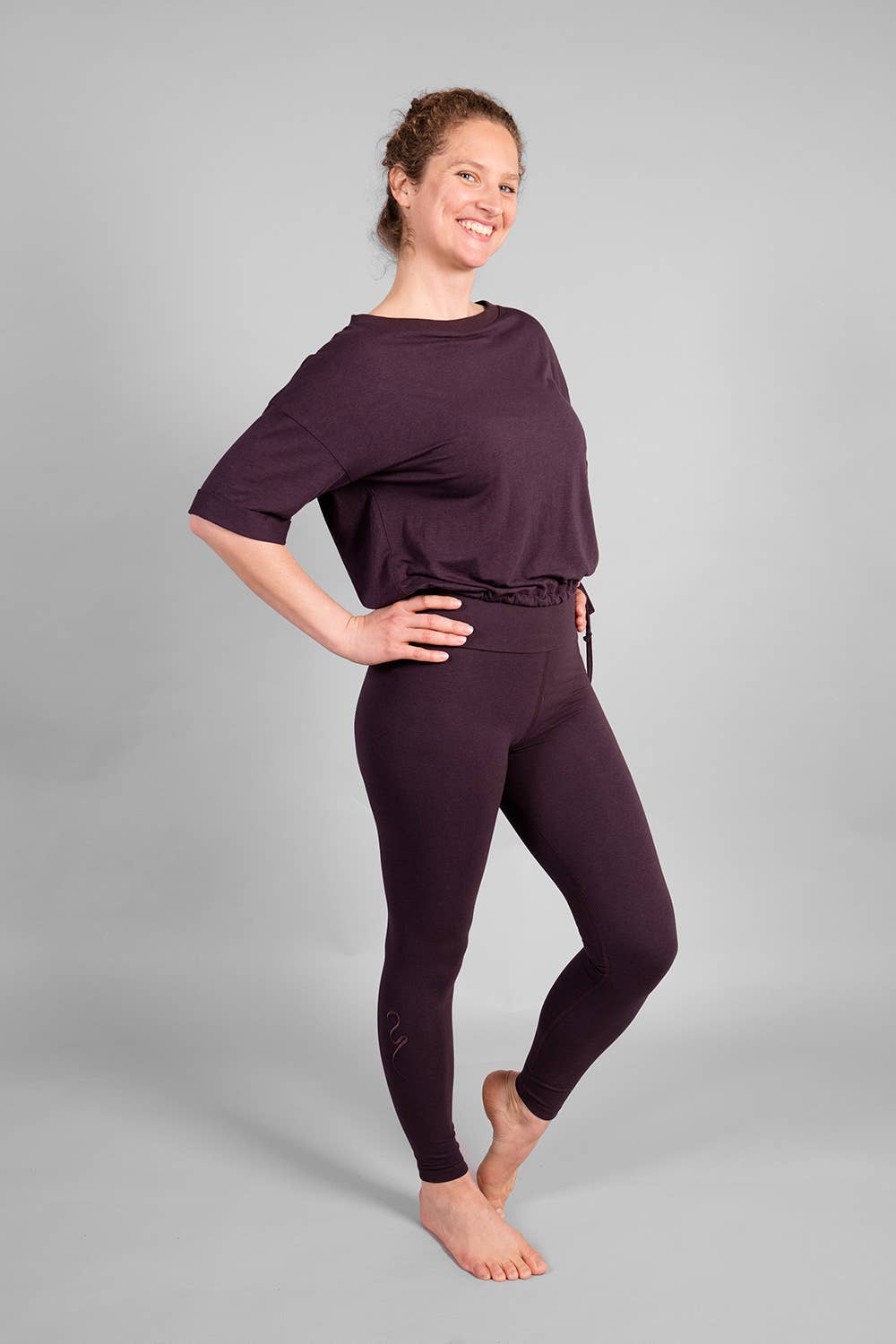 Cosma Loose Fit Shirt — Bamboo & Organic Cotton Yoga Top with Adjustable Hem Ribbon