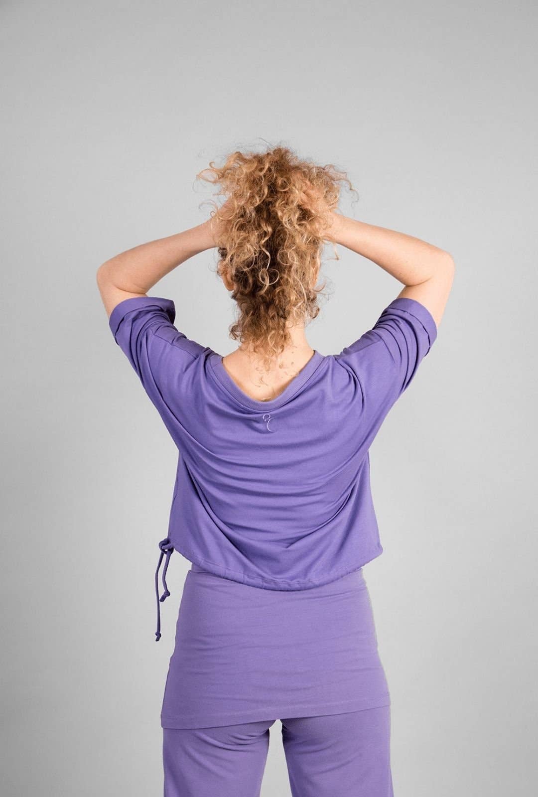 Cosma Loose Fit Shirt — Bamboo & Organic Cotton Yoga Top with Adjustable Hem Ribbon