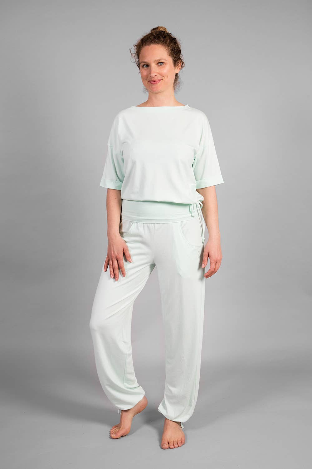 Cosma Loose Fit Shirt — Bamboo & Organic Cotton Yoga Top with Adjustable Hem Ribbon