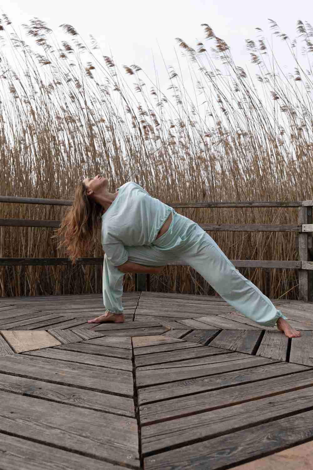 Cosma Loose Fit Shirt — Bamboo & Organic Cotton Yoga Top with Adjustable Hem Ribbon