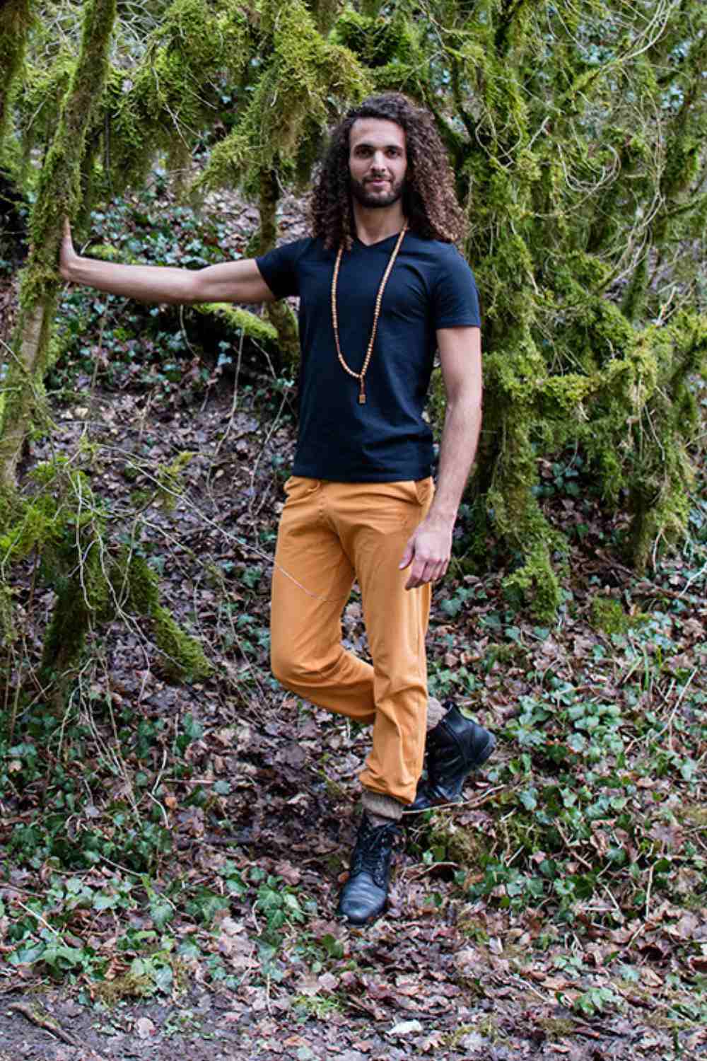 Sadhak Men's Yoga T-shirt — Close-Fit Organic Cotton Yoga T-shirt with V-neck