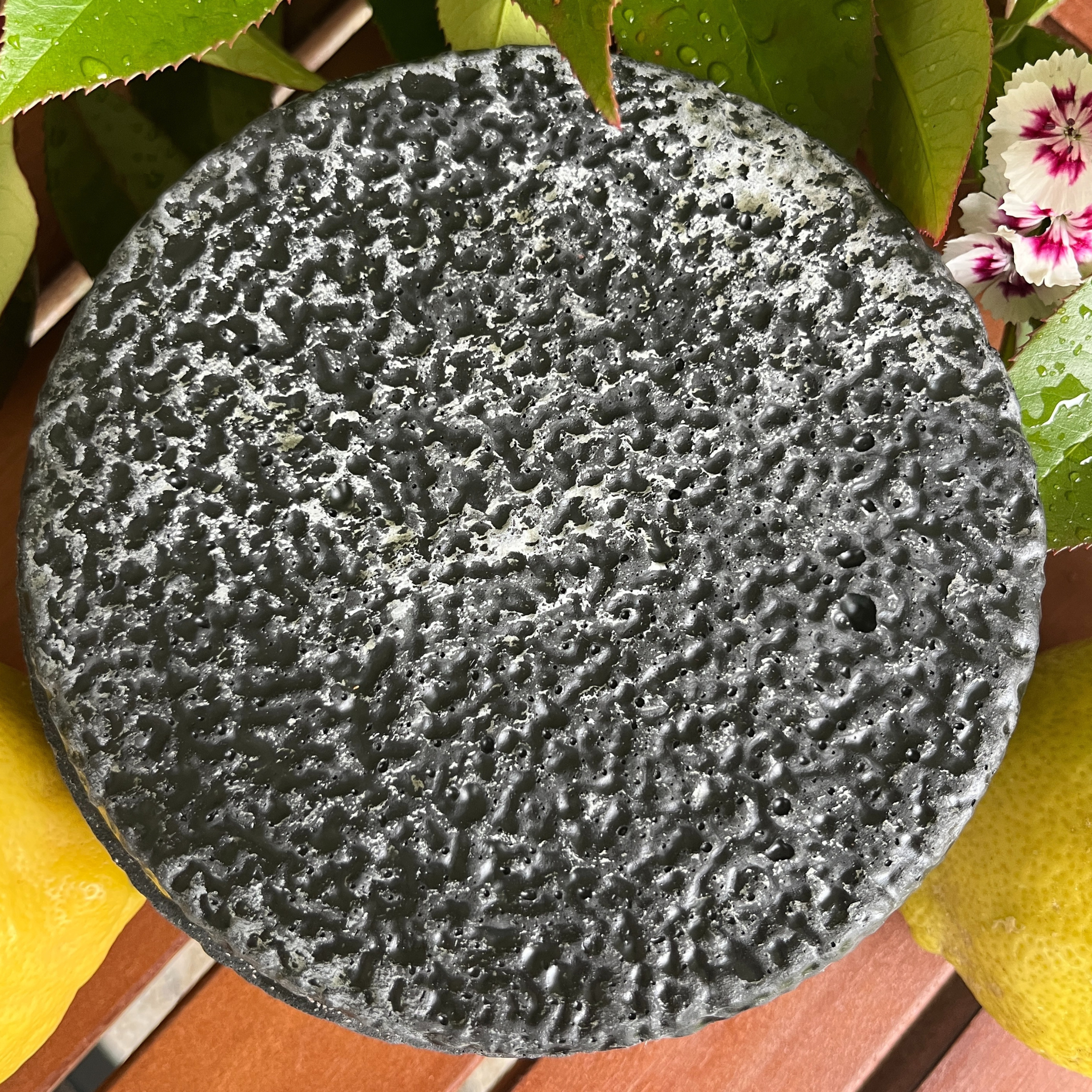 Citronella Sommerkerze im Betongefäß