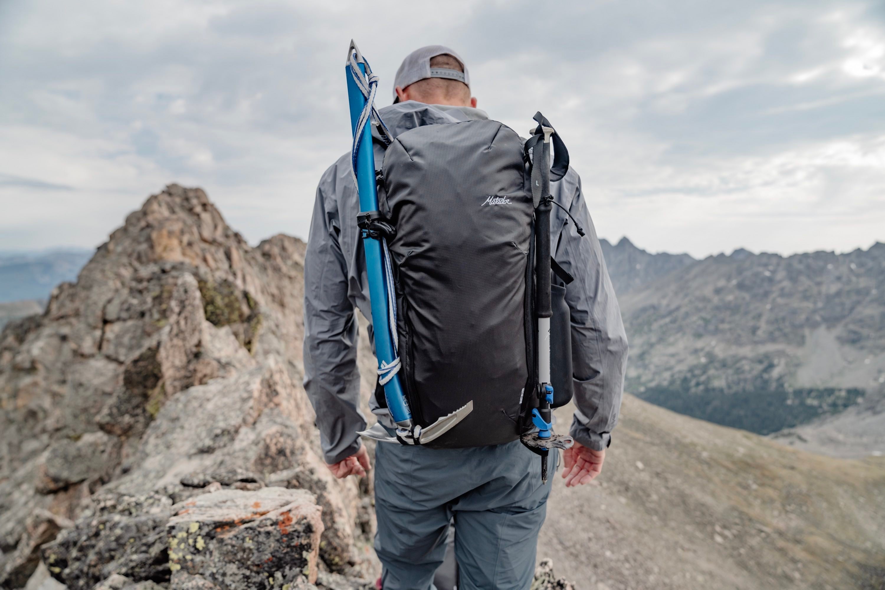 Matador Beast 28 - Ultraleichter, faltbarer Rahmenrucksack für Outdoor-Aktivitäten (28 Liter) von Matador